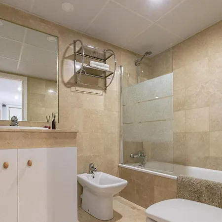 Apartment Atico Familiar Con Terraza Y Bonitas Vistas Al Mar En - Rio Real 282g Marbella